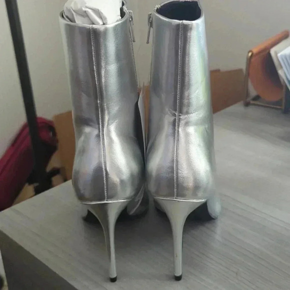 Scoop Women’s Midcalf Stiletto Booties - Picture 4 of 8